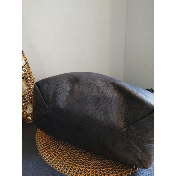 Michael Kors Camden Leather Bag - Picture 4 of 7